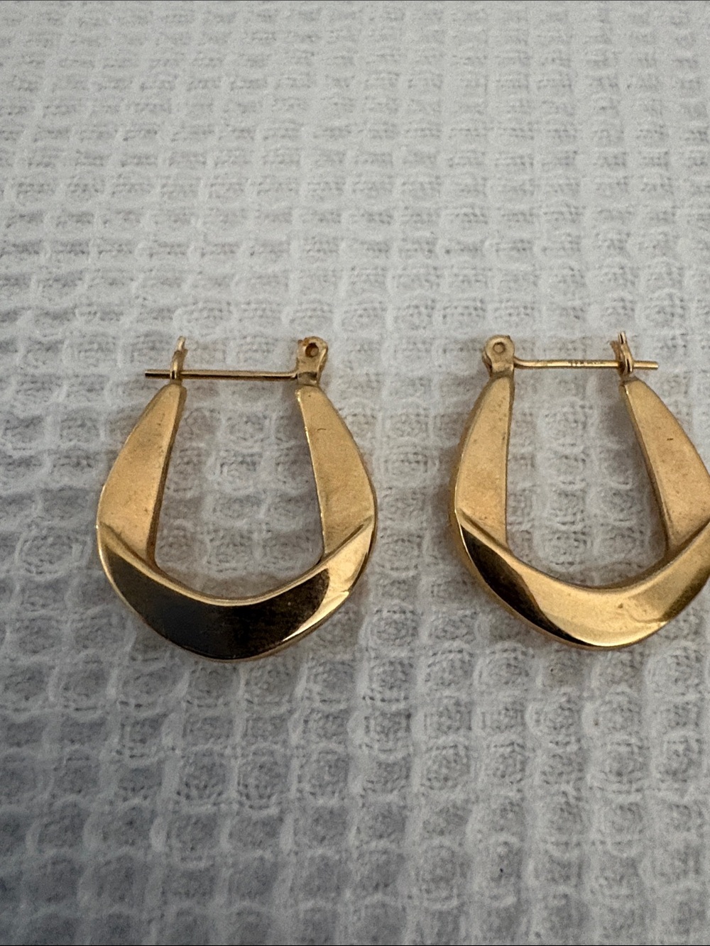 Classic 14kt Gold Sculpted Hoop Earrings - Women Jewelry
